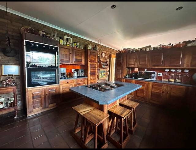 6 BEDROOM HOUSE FOR SALE IN DUNNOTTAR